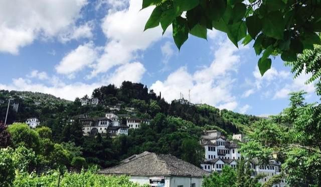 吉利最新款，自然美景探索之旅啟動