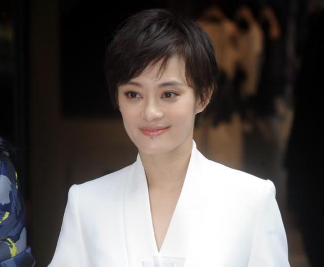 孫儷最新短發(fā),孫儷最新短發(fā)，變化之美，自信之光