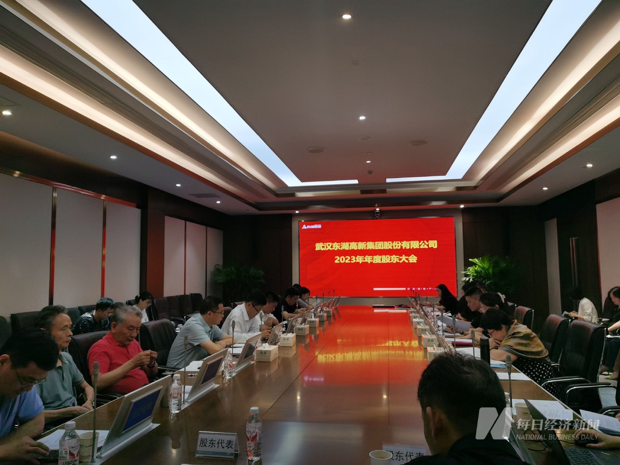 浦江縣領(lǐng)導(dǎo)人變動引領(lǐng)科技革新，展現(xiàn)未來新篇章