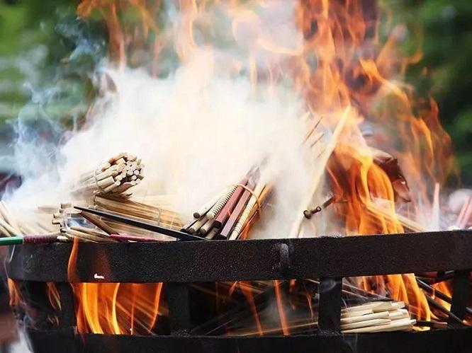 法國疫情死亡人數(shù)更新，自然美景之旅尋求內(nèi)心平和與寧靜