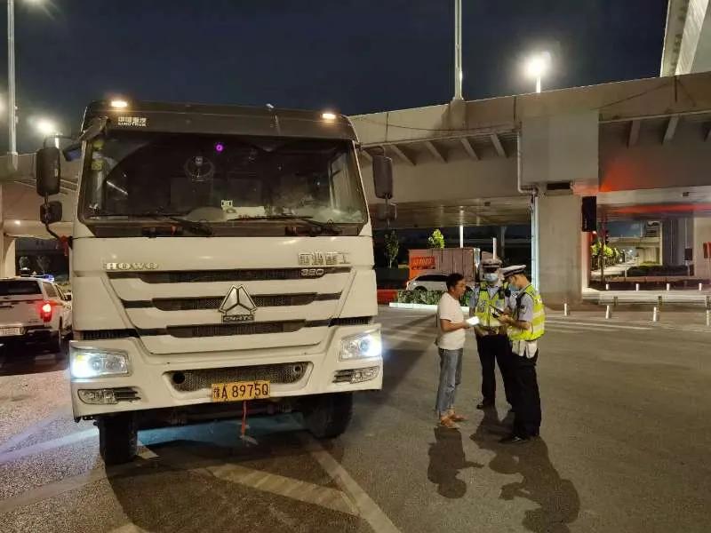 最新鐵路貨車，自然美景的寧靜探索之旅