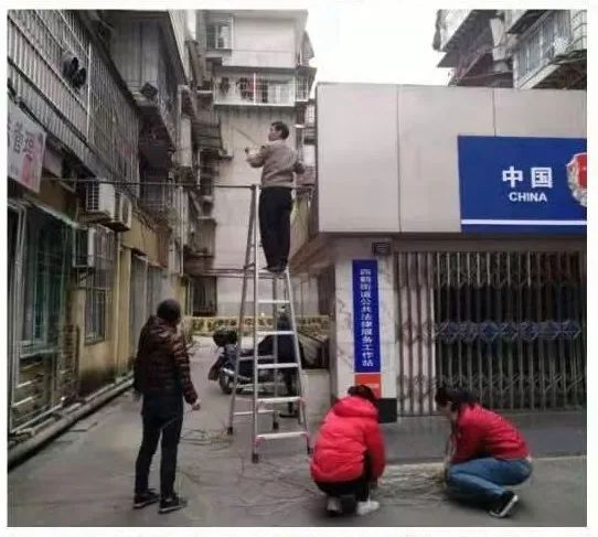 久久熱最新精品視頻，小巷深處的特色小店探秘之旅